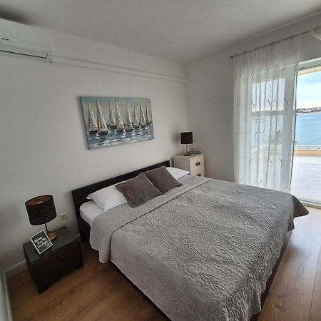 Apartment Danijela No. 2 Novalja Bagian luar foto