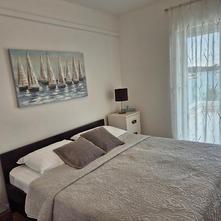 Apartment Danijela No. 2 Novalja Bagian luar foto